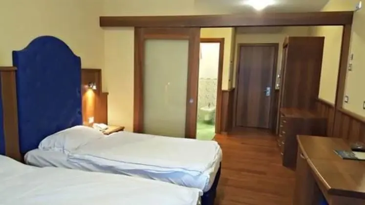 Deluxe Tek Büyük Yataklı Oda, Göl Manzaralı (3 pax)