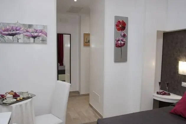 Tek Büyük Yataklı Oda (Grigia)