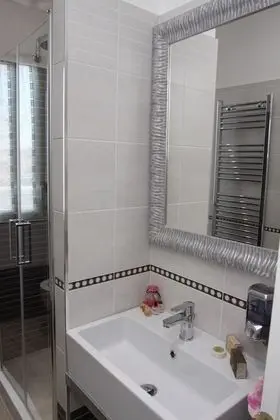 Tek Büyük Yataklı Oda (Grigia)