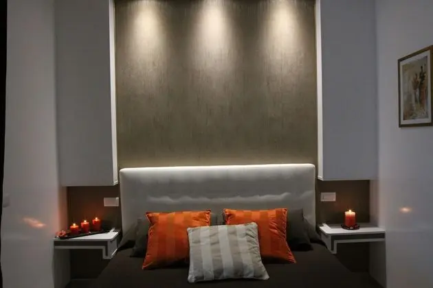 Tek Büyük Yataklı Oda (Marrone)