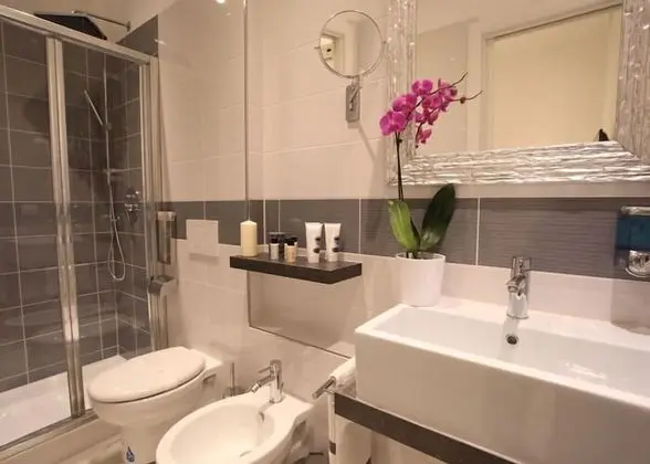 Basic Tek Büyük Yataklı Oda (internal upper windows)