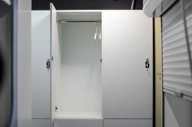 1 Capsule, No Windows