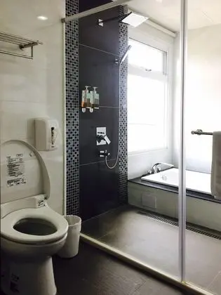 Deluxe Tek Büyük Yataklı Oda, Balkon (1-03)
