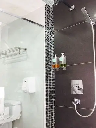 Deluxe Tek Büyük Yataklı Oda, Balkon (1-03)