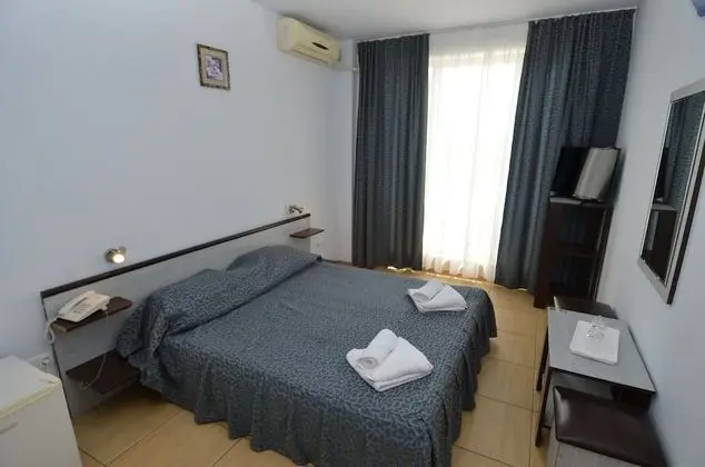 Economy Tek Büyük veya İki Ayrı Yataklı Oda, Sigara İçilmez, Avlu Manzaralı