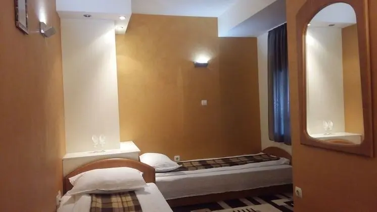 Tek Büyük veya İki Ayrı Yataklı Oda