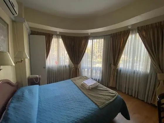 Classic Tek Büyük Yataklı Oda