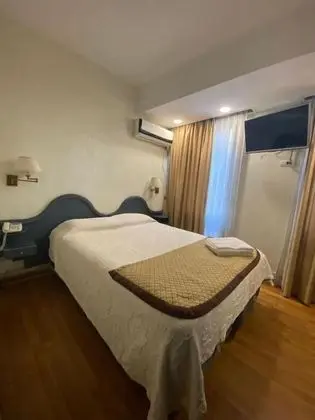 Classic Tek Büyük Yataklı Oda