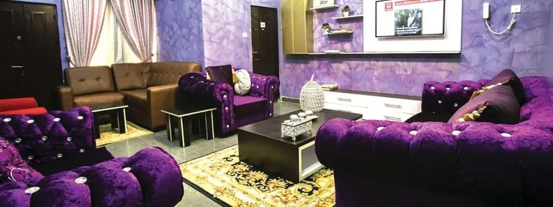 Luxury Oda