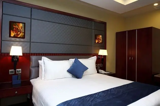 Deluxe Tek Büyük Yataklı Oda