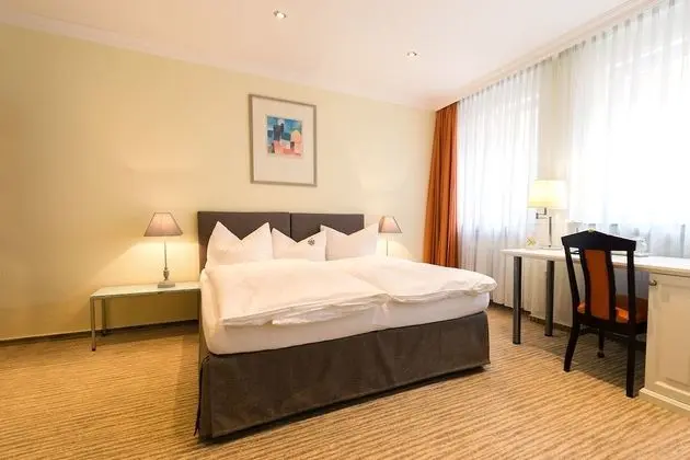 Tek Büyük Yataklı Oda