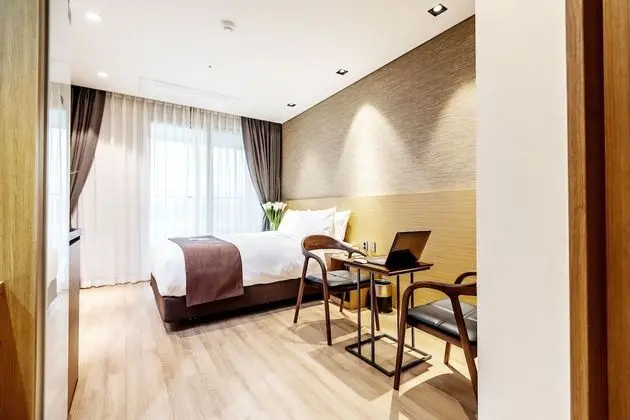 Deluxe Tek Büyük Yataklı Oda