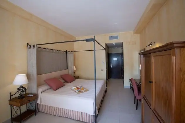 Tek Büyük Yataklı Oda