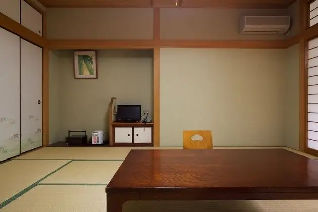 Traditional Oda, Dağ Manzaralı (12 tatami)