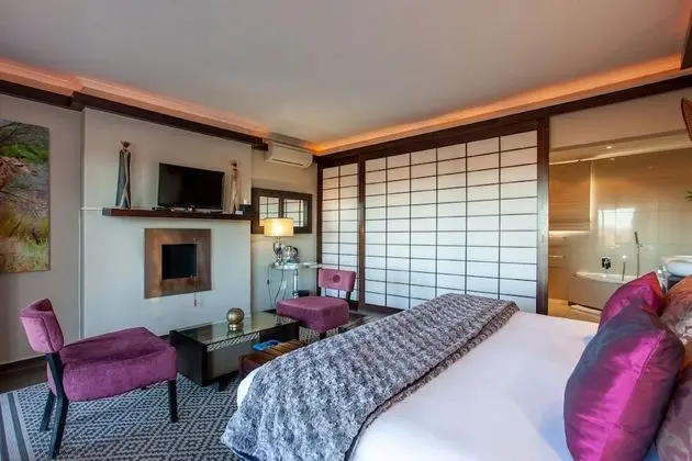 Luxury Tek Büyük Yataklı Oda