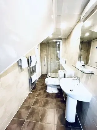 Büyük Yataklı Tek Kişilik Oda (Small )