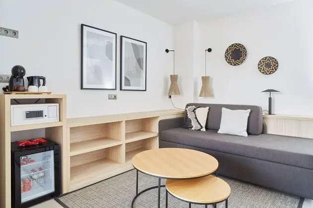 Junior Suite Collection (2 Adults + 2 Children)