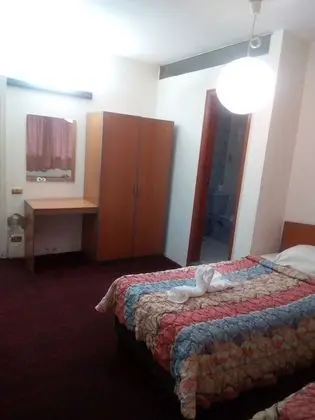 Tek Büyük Yataklı Oda, Ortak Banyo