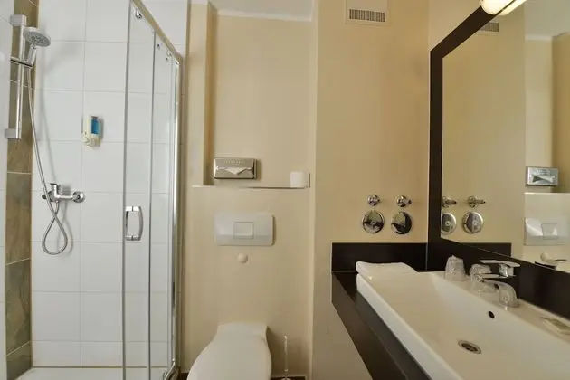 Standard Tek Büyük Yataklı Oda