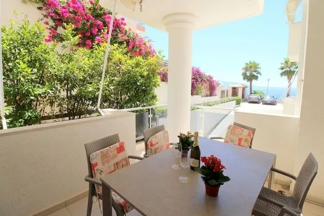 Apart Daire, 1 Büyük (Queen) Boy Yatak ve Çekyat