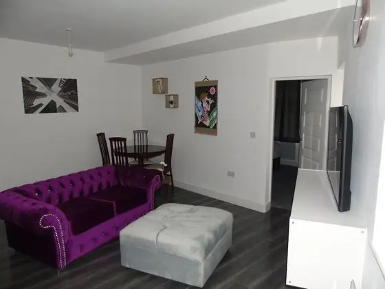 Apart Daire, 1 Büyük (Queen) Boy Yatak