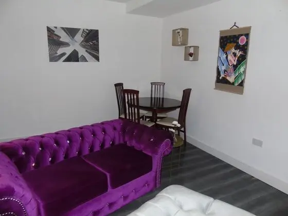 Apart Daire, 1 Büyük (Queen) Boy Yatak
