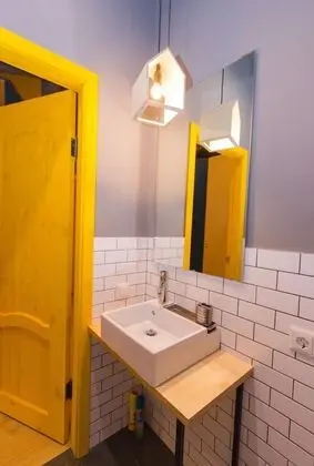 Ortak Ranzalı Oda, Sadece kadınlar için