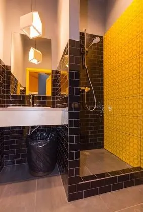 Ortak Ranzalı Oda, Sadece kadınlar için