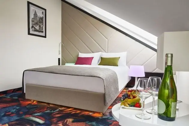 Classic Tek Büyük Yataklı Oda