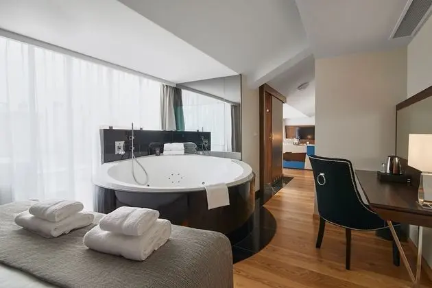 Panoramic Süit, Teras