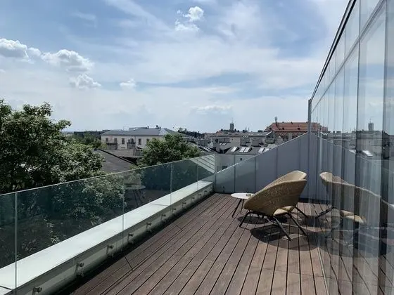 Panoramic Süit, Teras