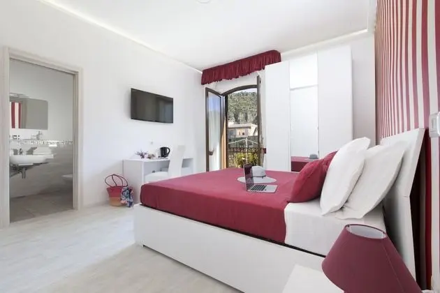 Standard Tek Büyük Yataklı Oda, Balkon, Bahçe Manzaralı