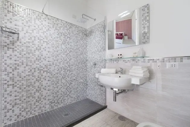 Standard Tek Büyük Yataklı Oda, Balkon, Bahçe Manzaralı