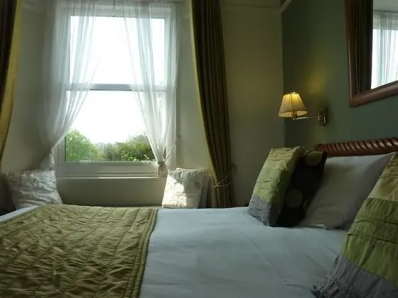 Basic Tek Büyük Yataklı Oda, Banyolu/Duşlu, Bahçe Manzaralı (Room 4)