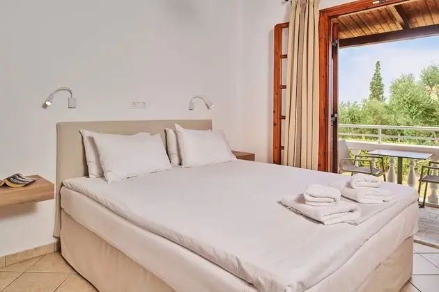 Double Studio with Sea and Garden View