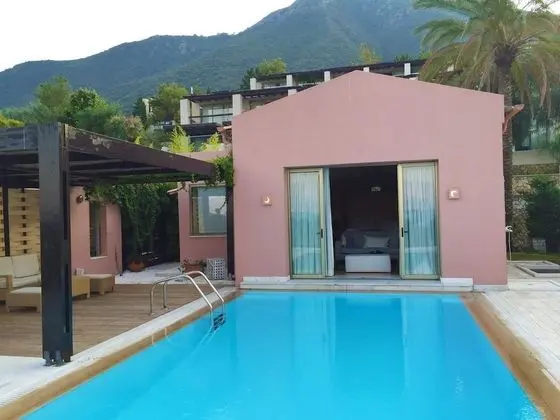 Villa, Kişiye Özel Havuzlu, Denize Bakan