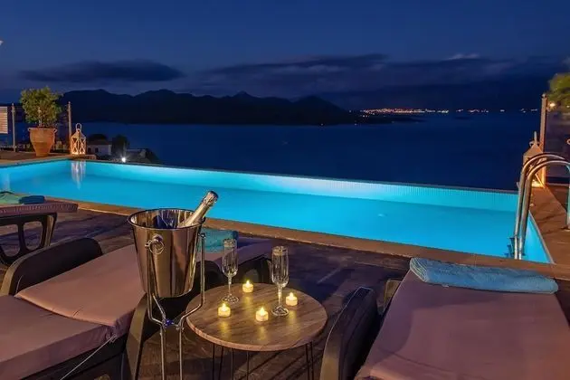 Deluxe Villa, 3 Yatak Odası, Kişiye Özel Havuzlu, Denize Bakan