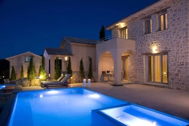Deluxe Villa, 2 Yatak Odası, Kişiye Özel Havuzlu (Ioni)