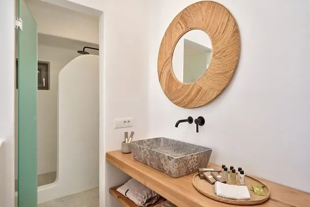 Standard Tek Büyük Yataklı Oda, Havuz Manzaralı (Utopia)