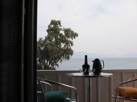 Üç Kişilik Oda, Deniz Manzaralı