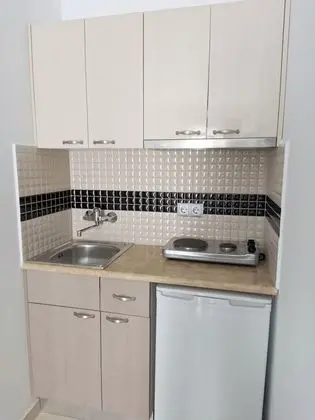 Deluxe Tek Büyük Yataklı Oda, Kısmi Deniz Manzaralı