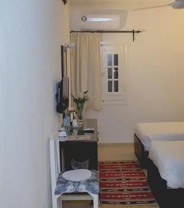 Basic Tek Büyük Yataklı Oda, 2 Yatak Odası, Havuz Manzaralı, Bahçeli