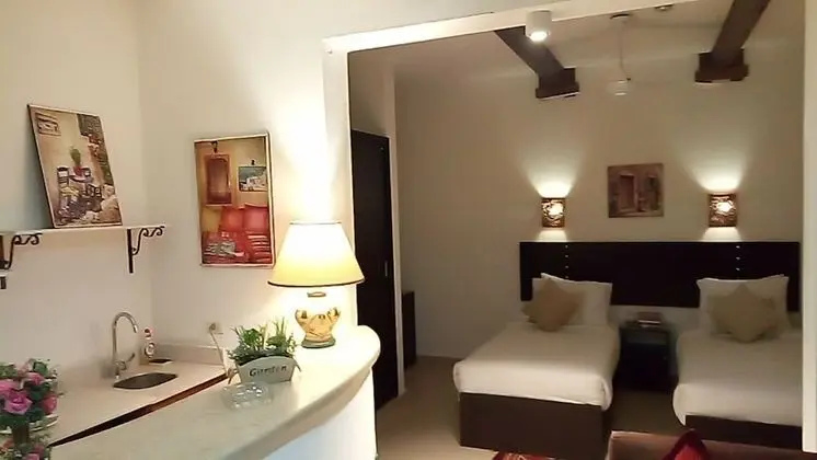 Basic Üç Kişilik Oda, 3 Yatak Odası, Havuz Manzaralı, Bahçeli