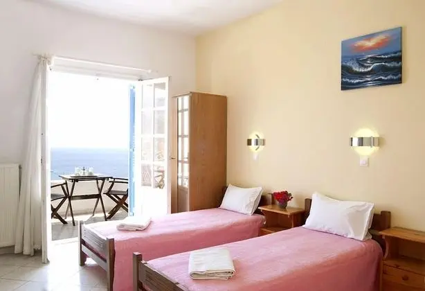 Tek Büyük veya İki Ayrı Yataklı Oda, Deniz Manzaralı