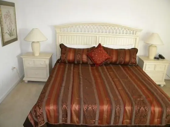Family Villa, Bahçeli