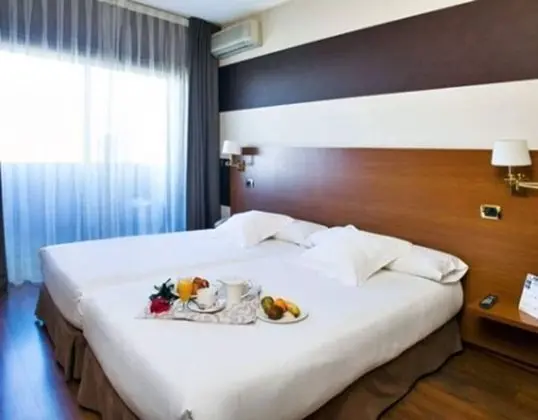 Dört Kişilik Oda (2 Adults and 2 Children)