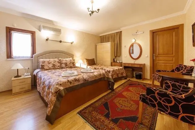 Üç Kişilik Oda