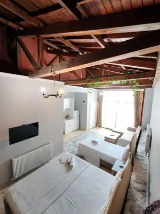 Villa, Avlu Manzaralı, Bahçe Katı