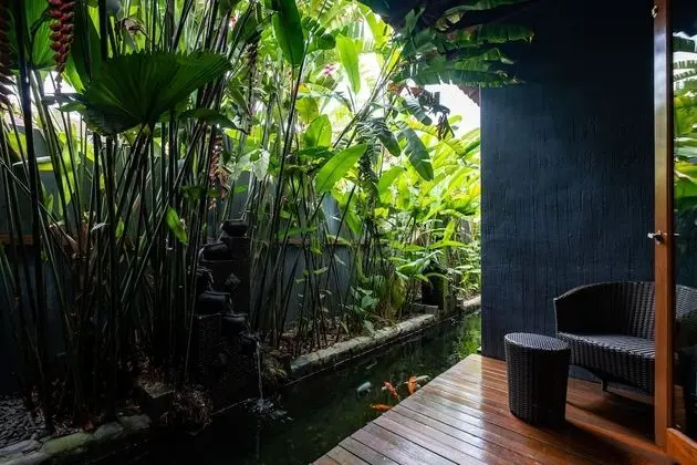 Superior Tek Büyük Yataklı Oda (Garden View with Rain Shower)