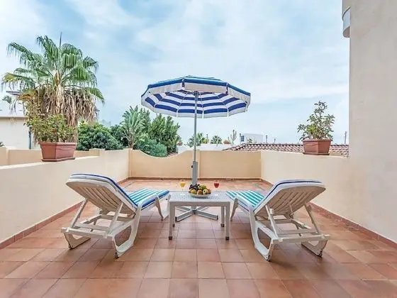 Süit, Balkon, Bahçe Manzaralı